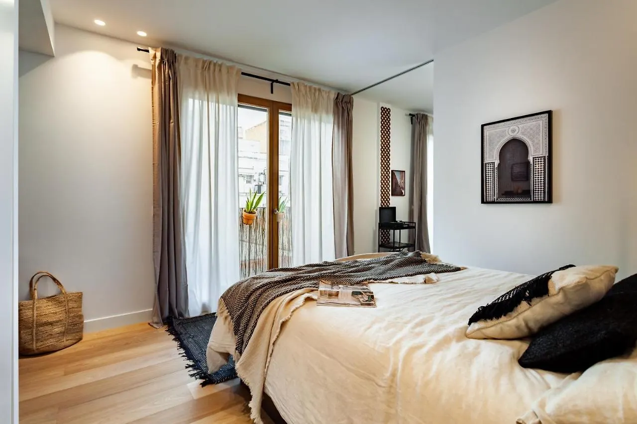 Beni - 1 Bedroom Apartment With Pool And Terrace In Gracia Barcelona Spanien
